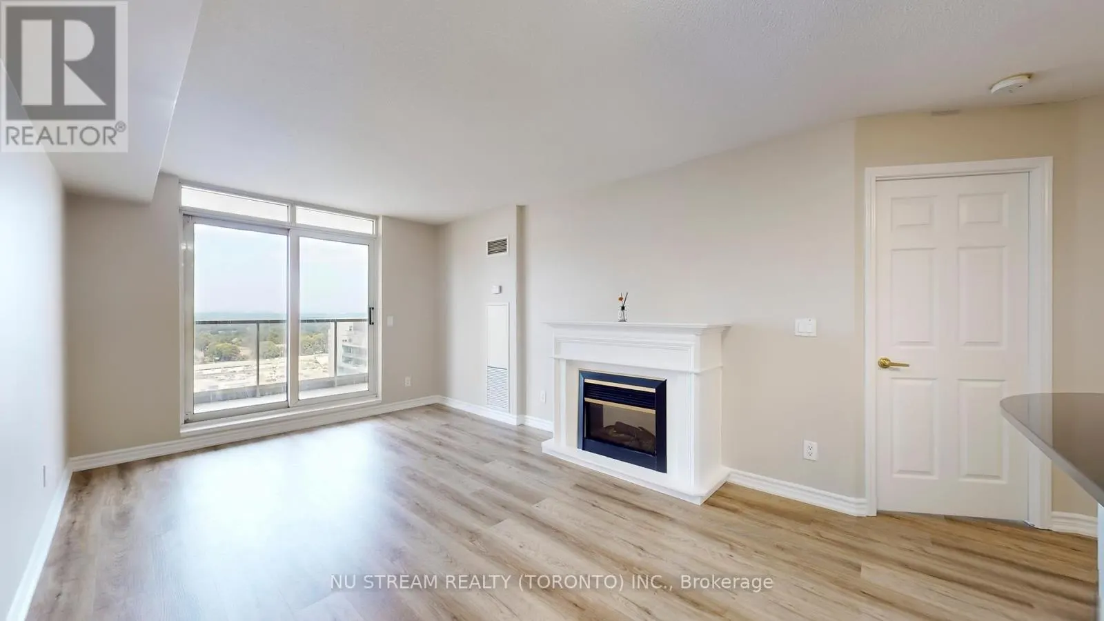 1703 - 18 KENASTON GARDENS