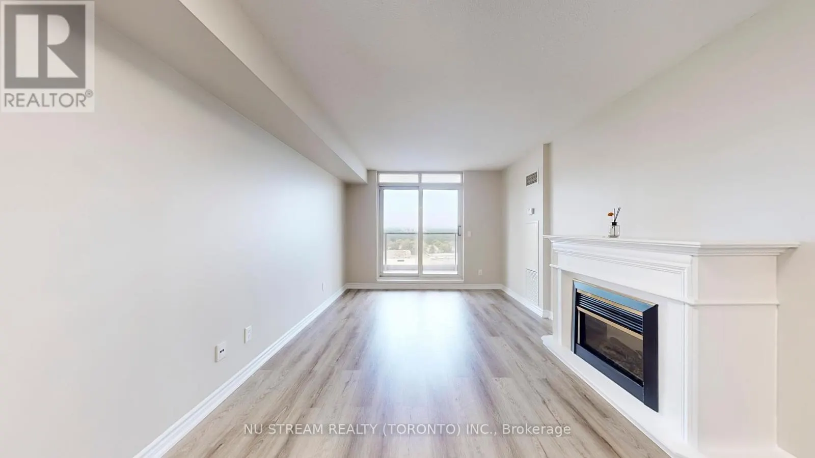 1703 - 18 KENASTON GARDENS