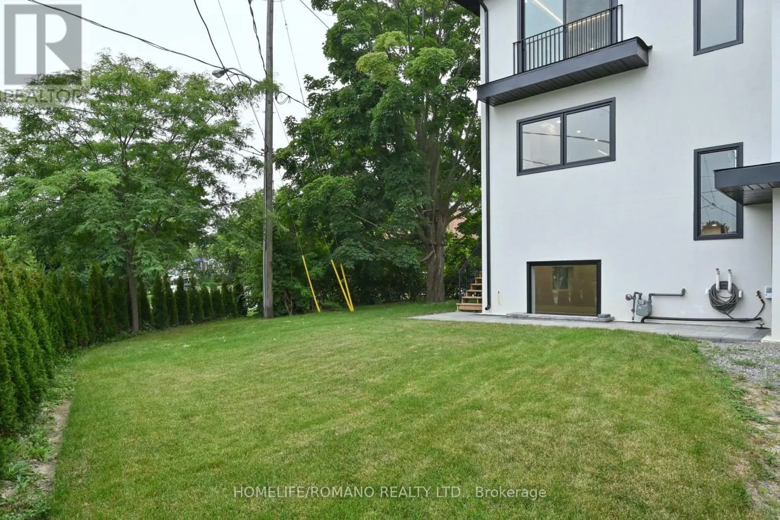 19 KING HIGH AVENUE