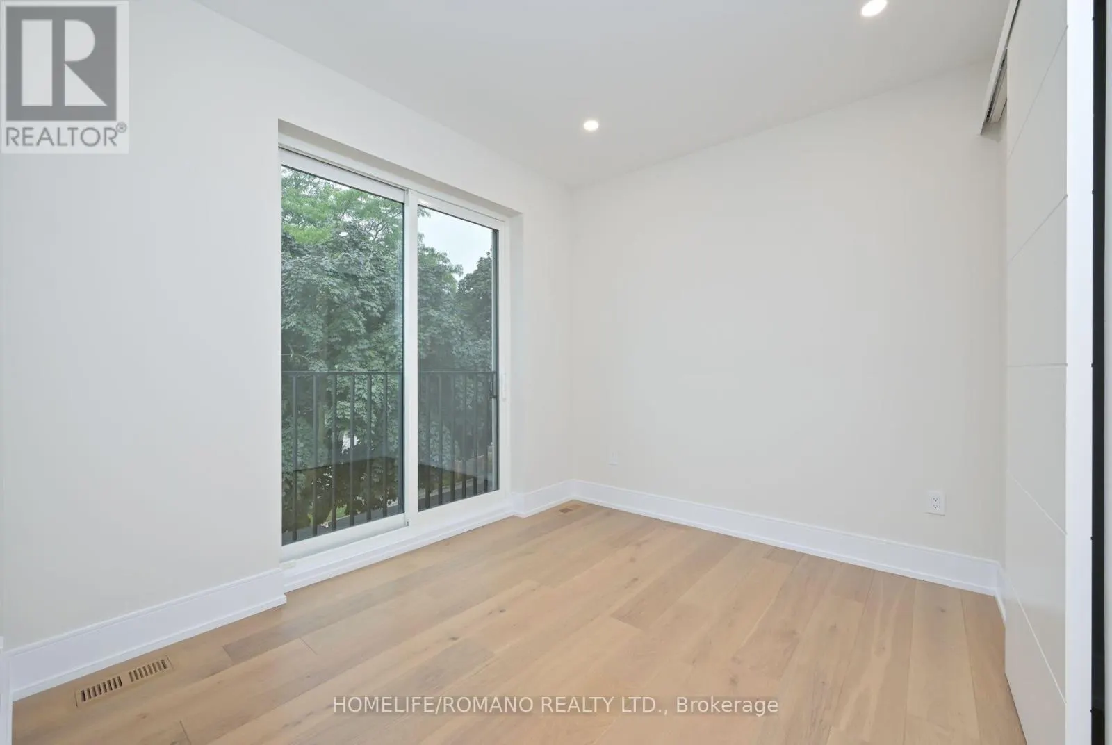 19 KING HIGH AVENUE