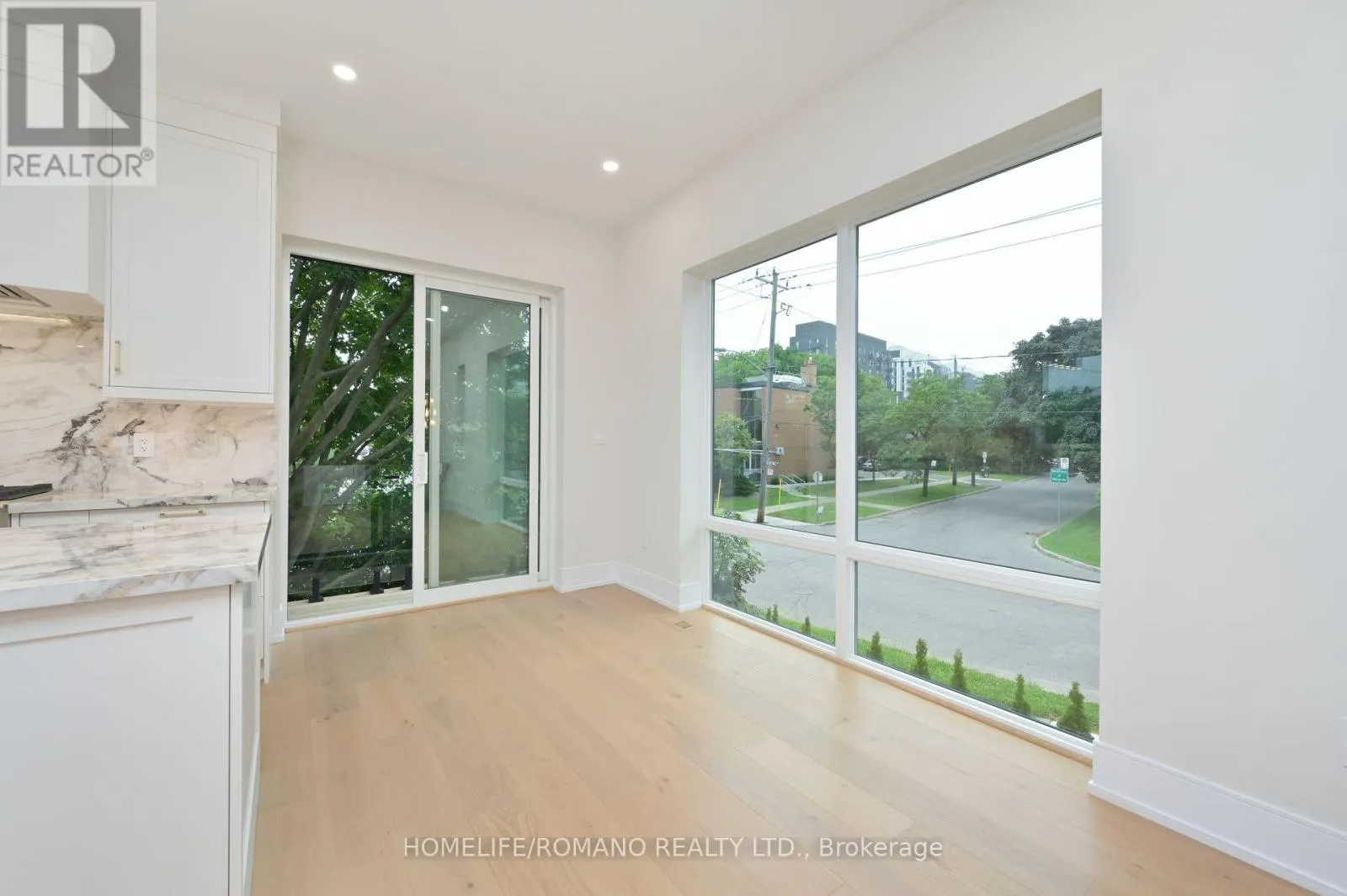 19 KING HIGH AVENUE