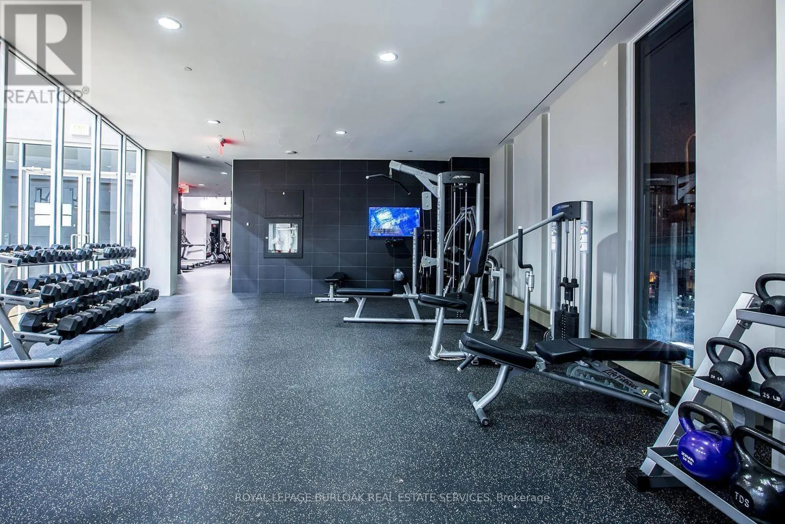 303 - 75 QUEENS WHARF ROAD