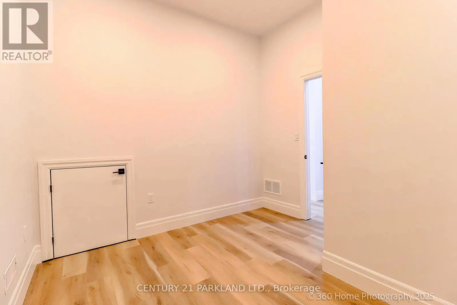 30 GLEN ECHO ROAD