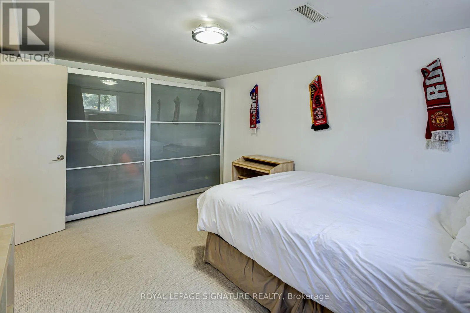 2 PARMBELLE CRESCENT