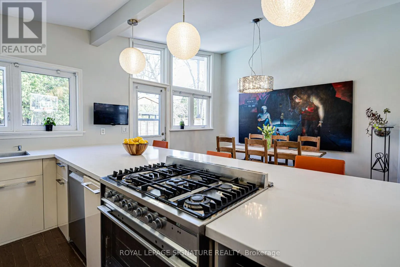 2 PARMBELLE CRESCENT