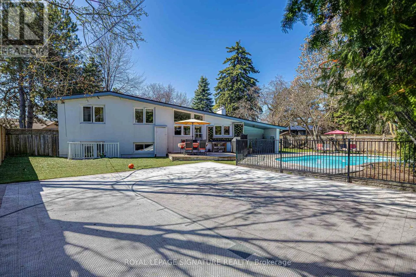 2 PARMBELLE CRESCENT