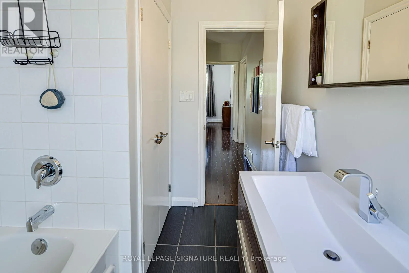 2 PARMBELLE CRESCENT