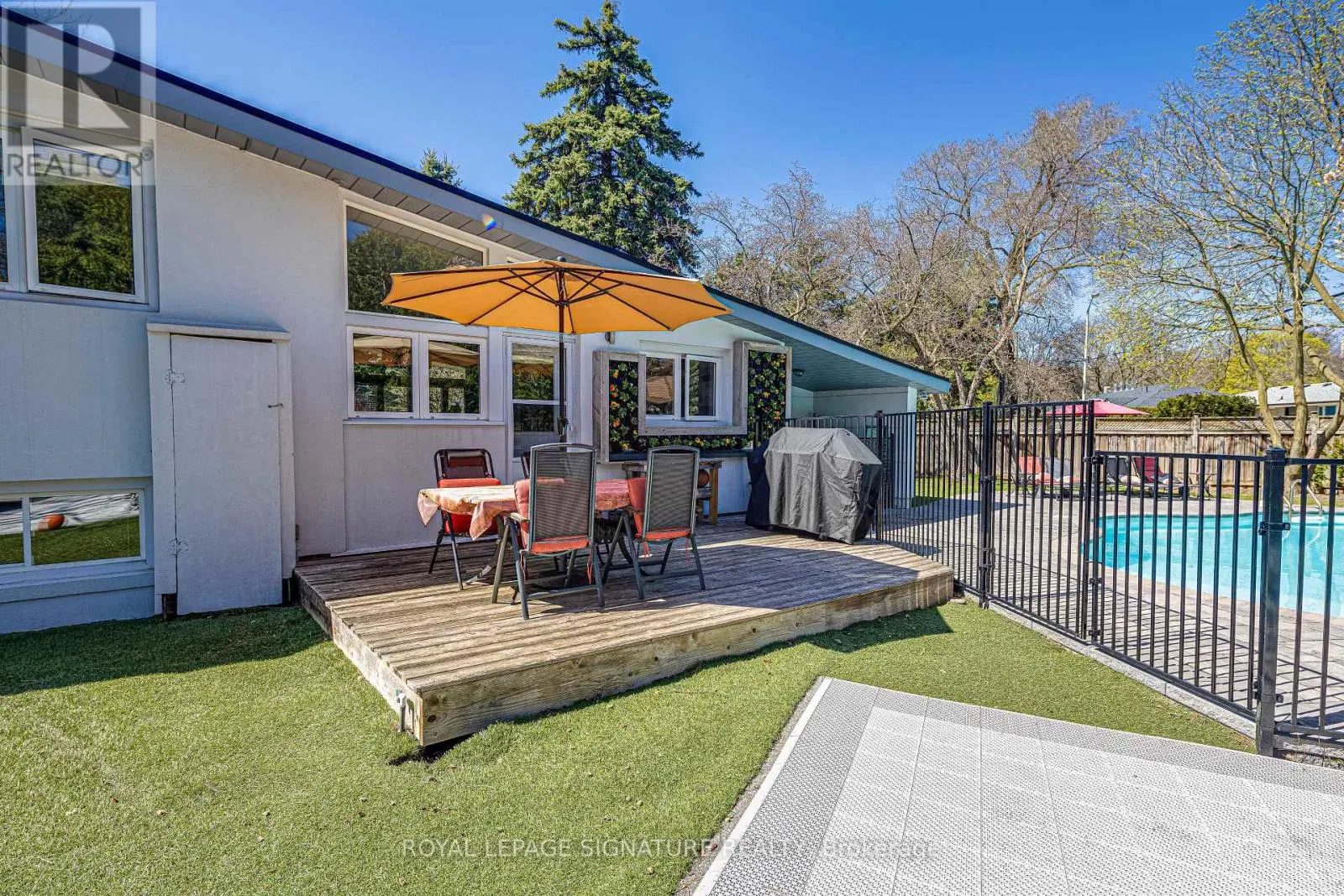 2 PARMBELLE CRESCENT