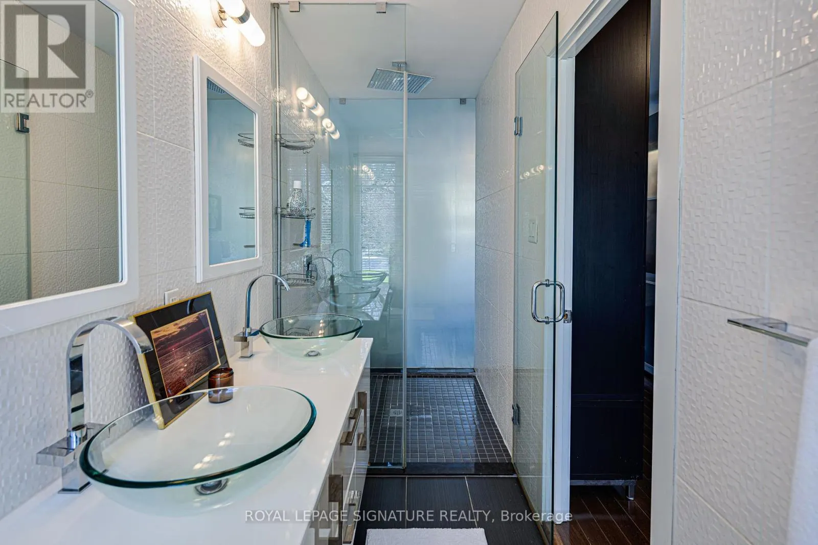 2 PARMBELLE CRESCENT