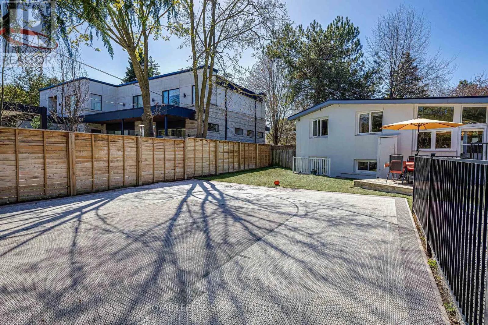 2 PARMBELLE CRESCENT