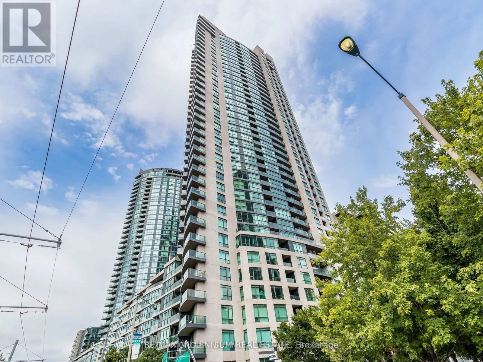 712 - 215 FORT YORK BOULEVARD