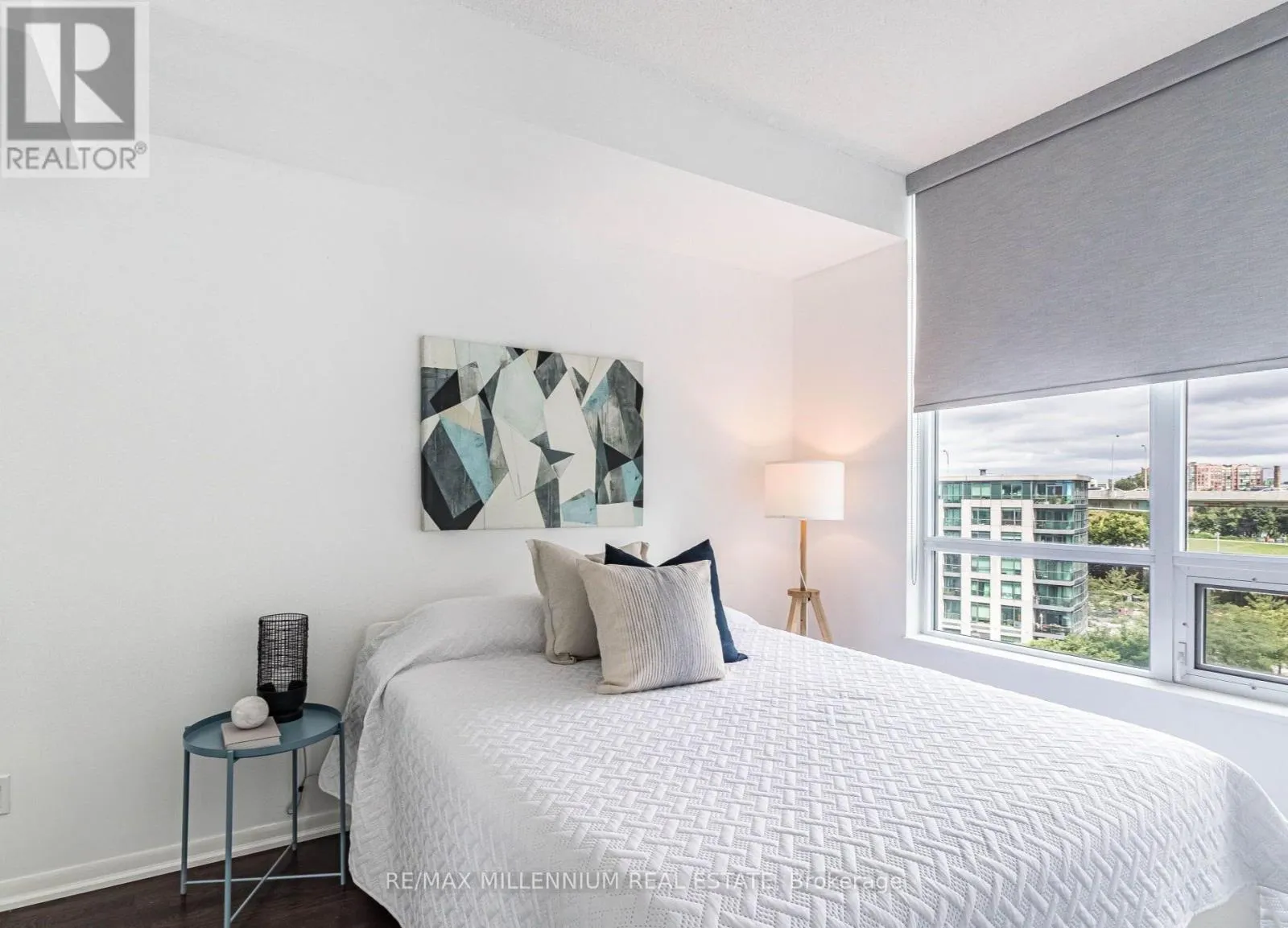 712 - 215 FORT YORK BOULEVARD