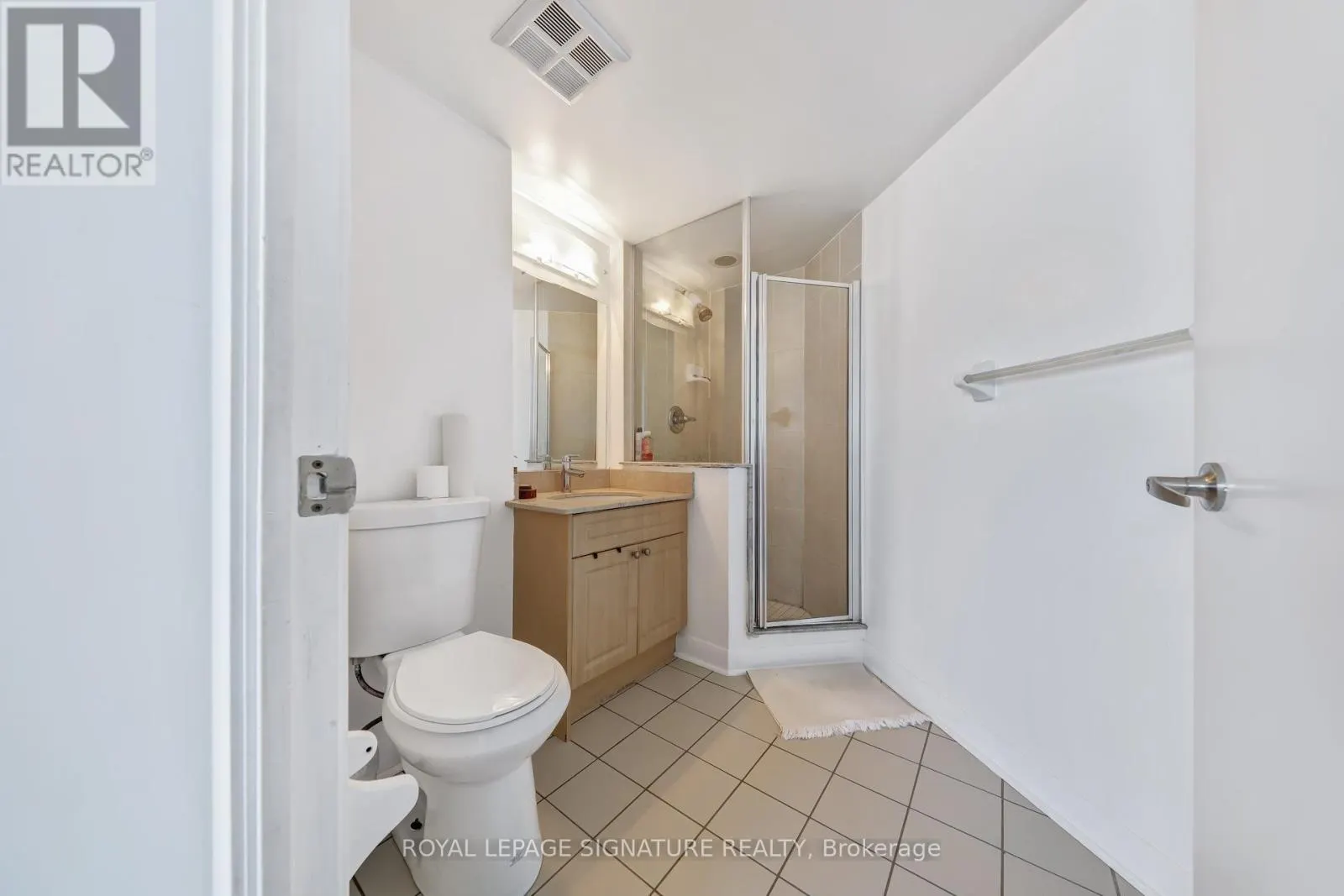2405 - 600 FLEET STREET