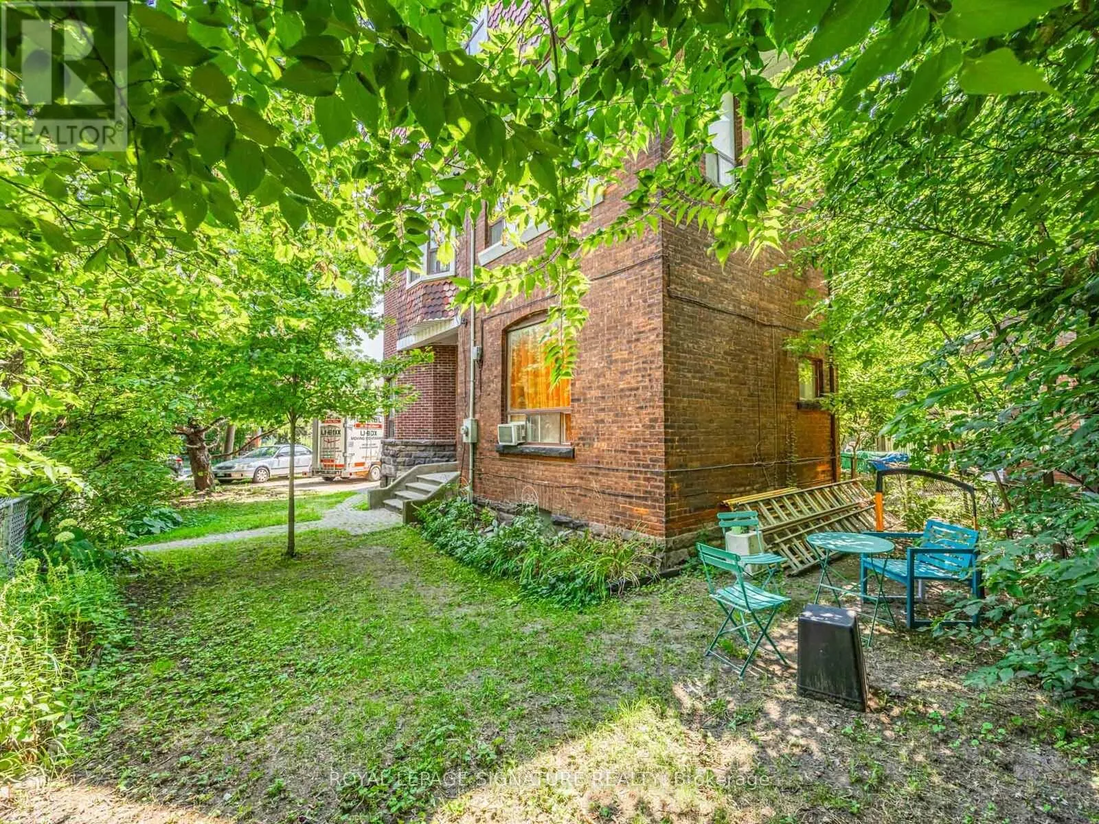 1 - 1 BELLWOODS PARK