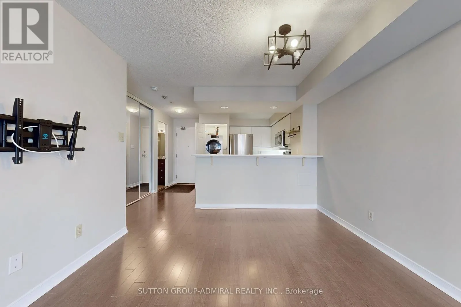 801 - 801 KING STREET W