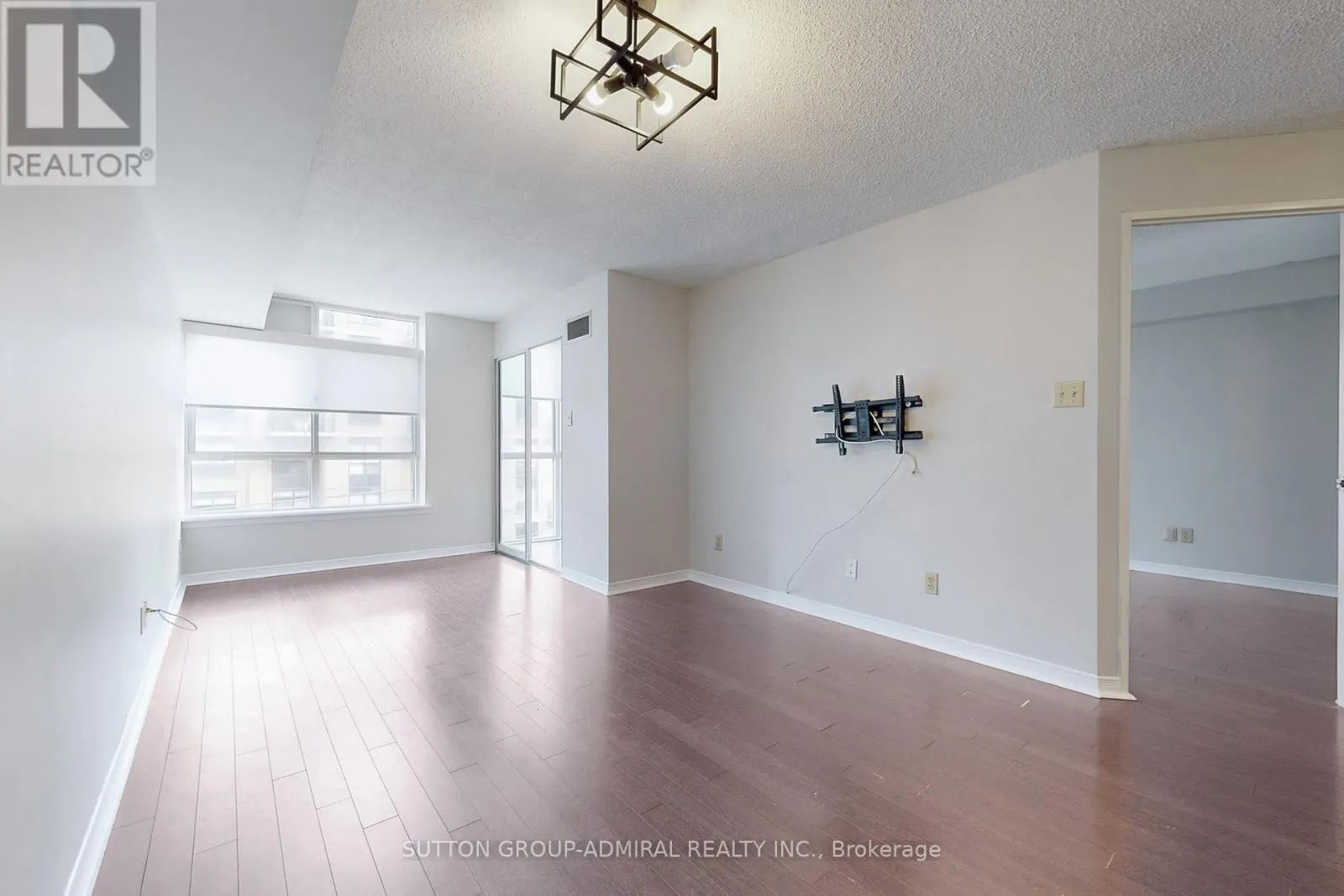 801 - 801 KING STREET W