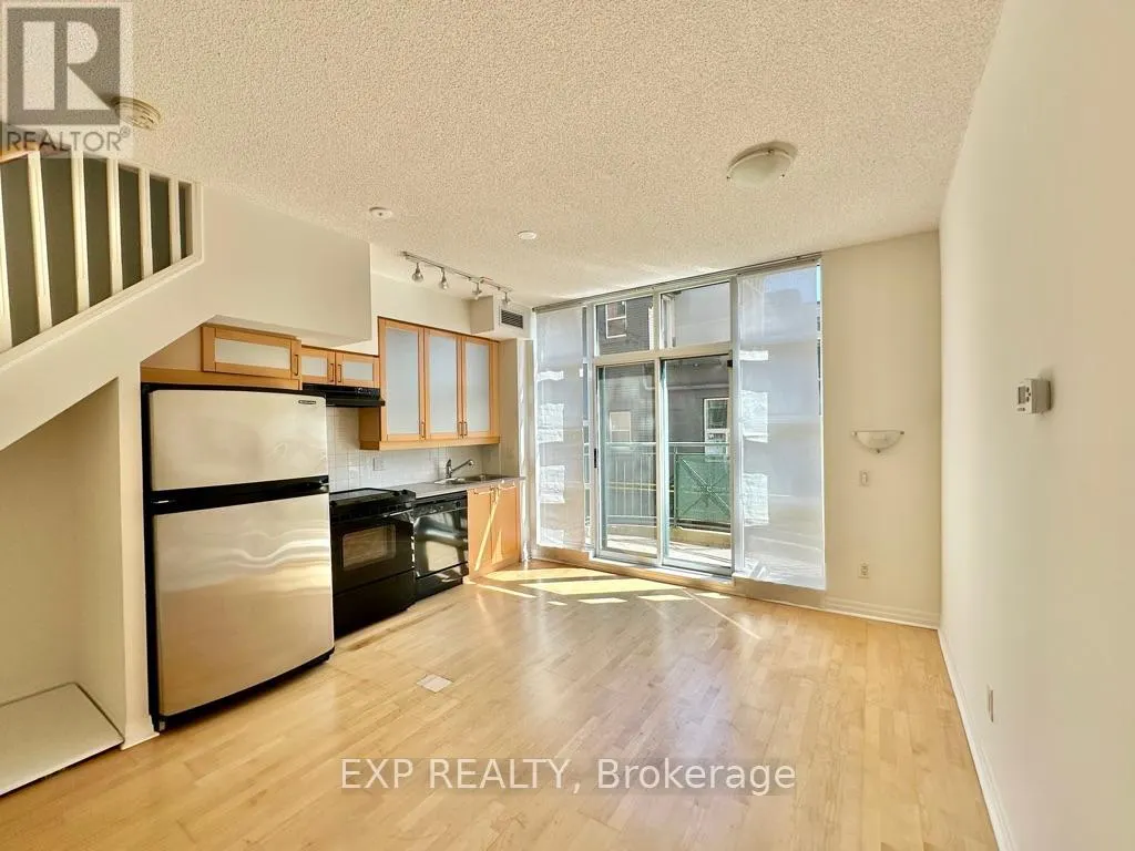 201 - 901 QUEEN STREET W