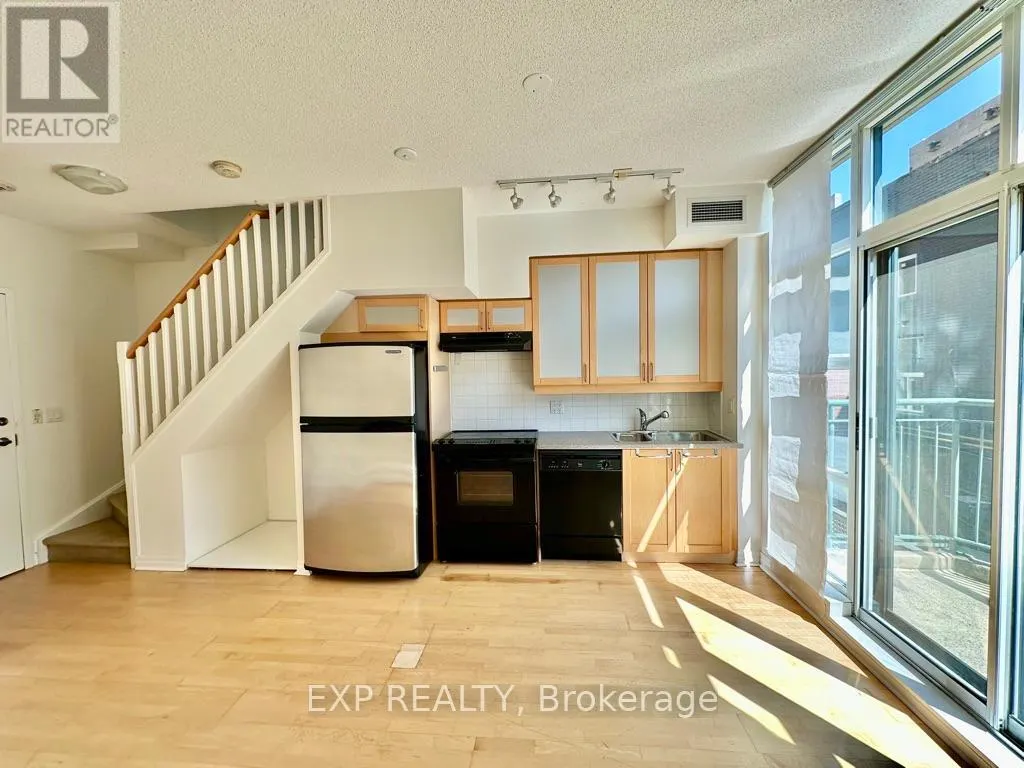 201 - 901 QUEEN STREET W