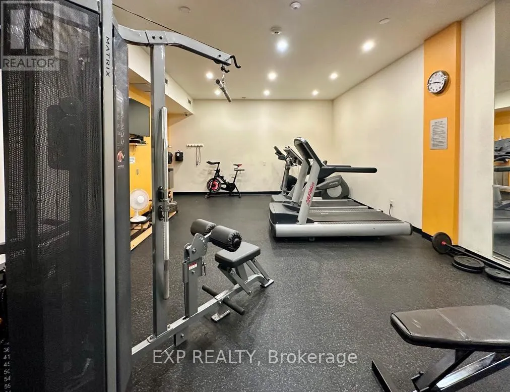201 - 901 QUEEN STREET W