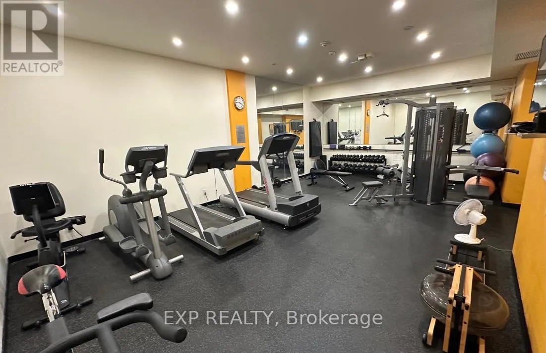 201 - 901 QUEEN STREET W