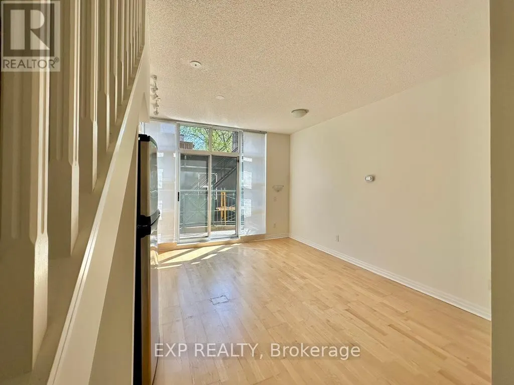 201 - 901 QUEEN STREET W