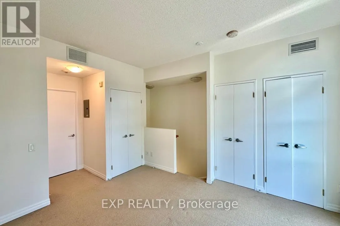 201 - 901 QUEEN STREET W