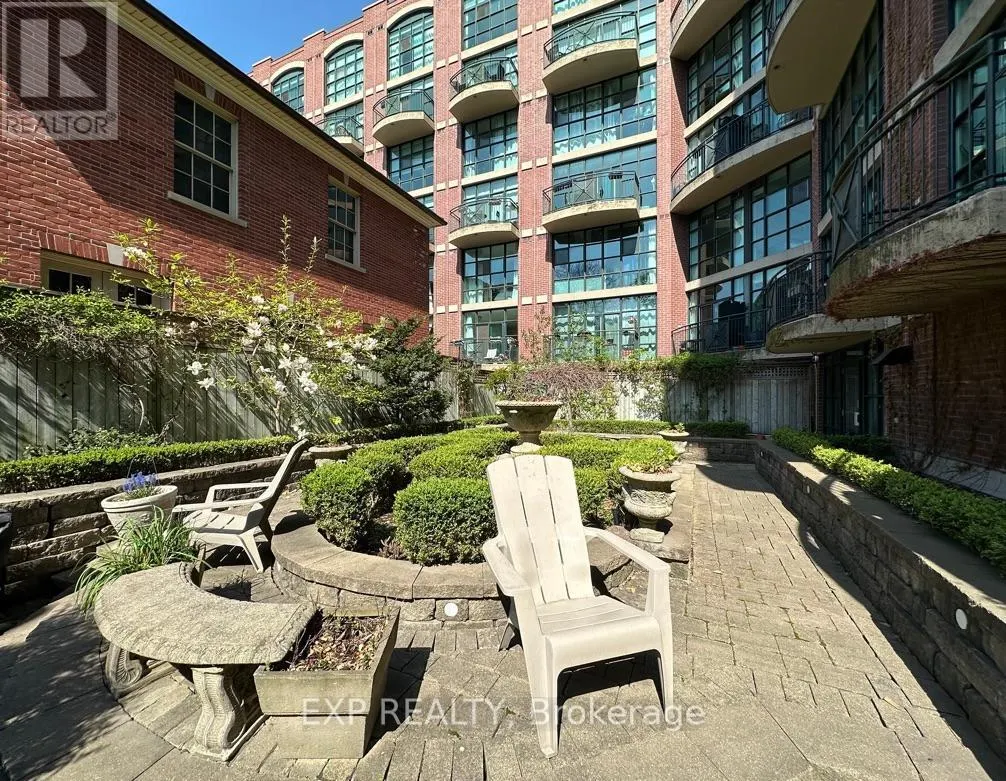 201 - 901 QUEEN STREET W