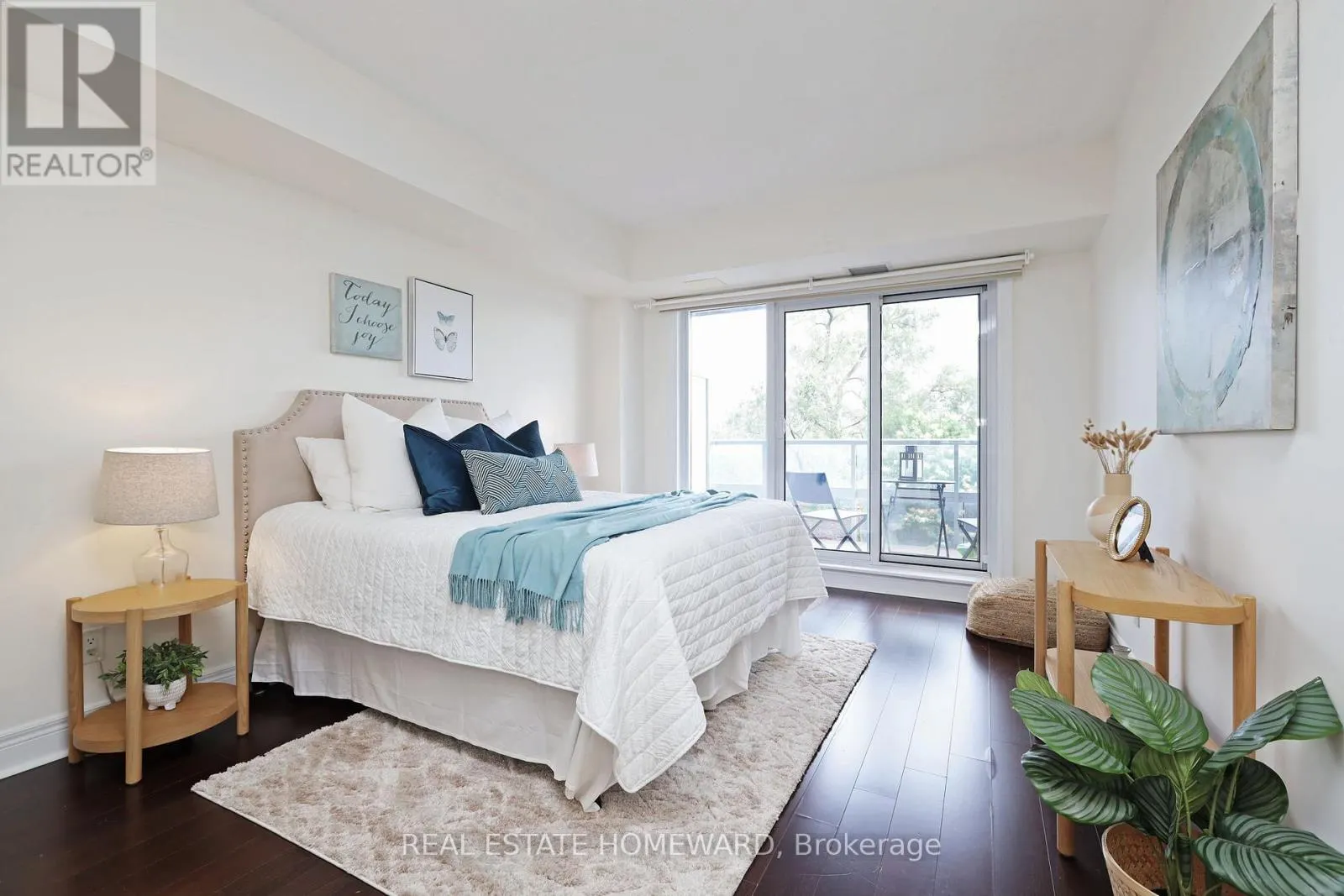 302 - 701 SHEPPARD AVENUE W