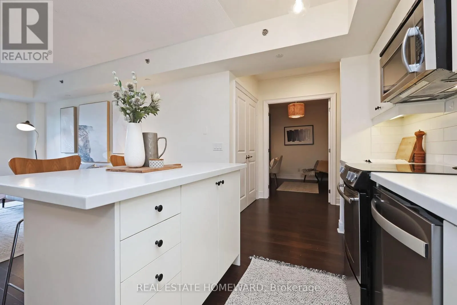302 - 701 SHEPPARD AVENUE W