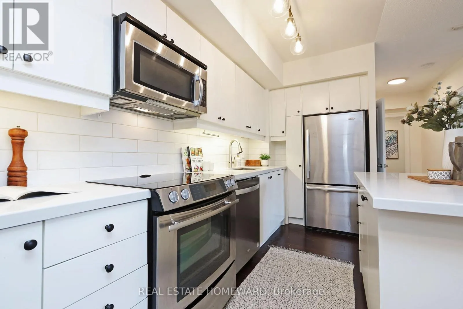 302 - 701 SHEPPARD AVENUE W