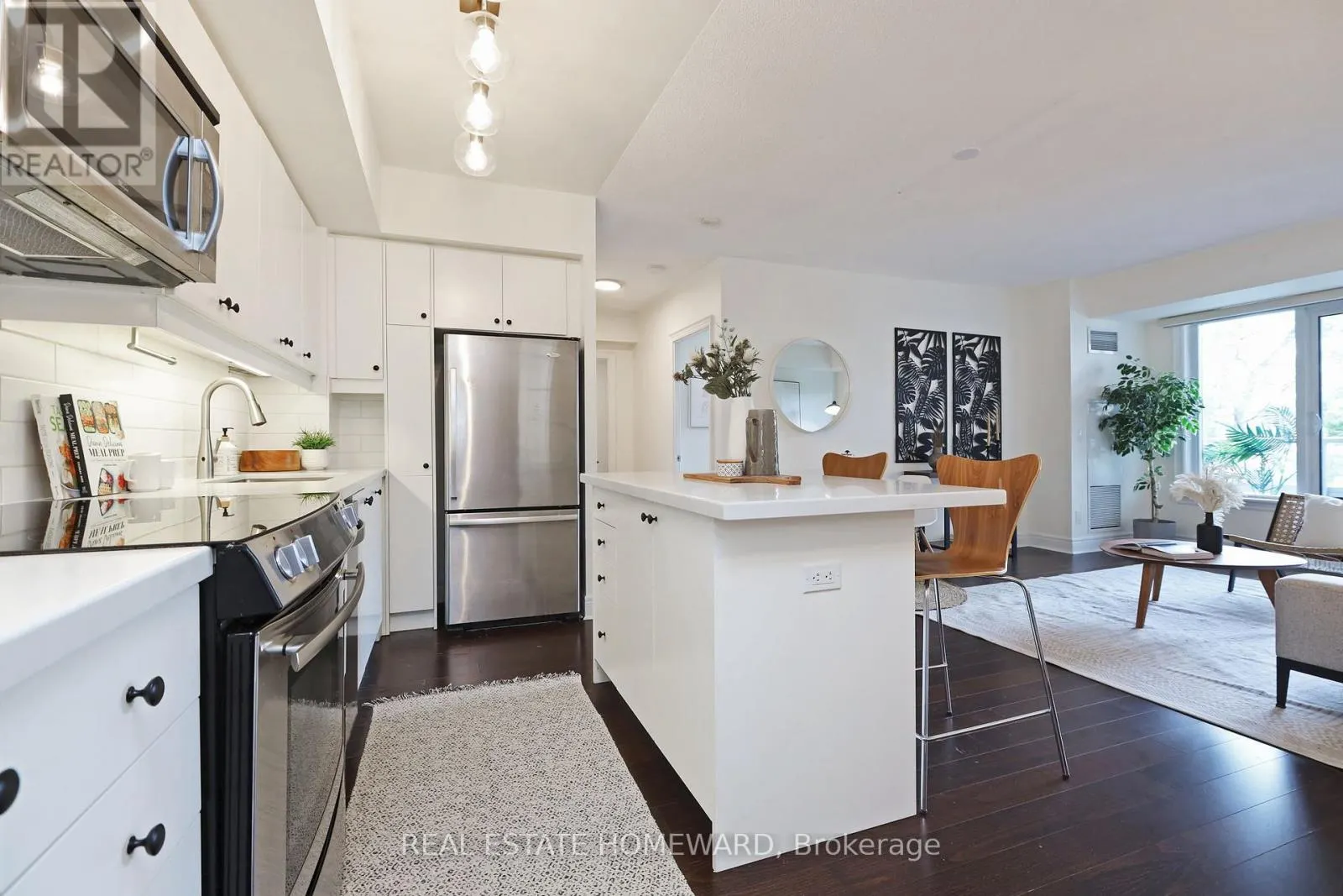 302 - 701 SHEPPARD AVENUE W