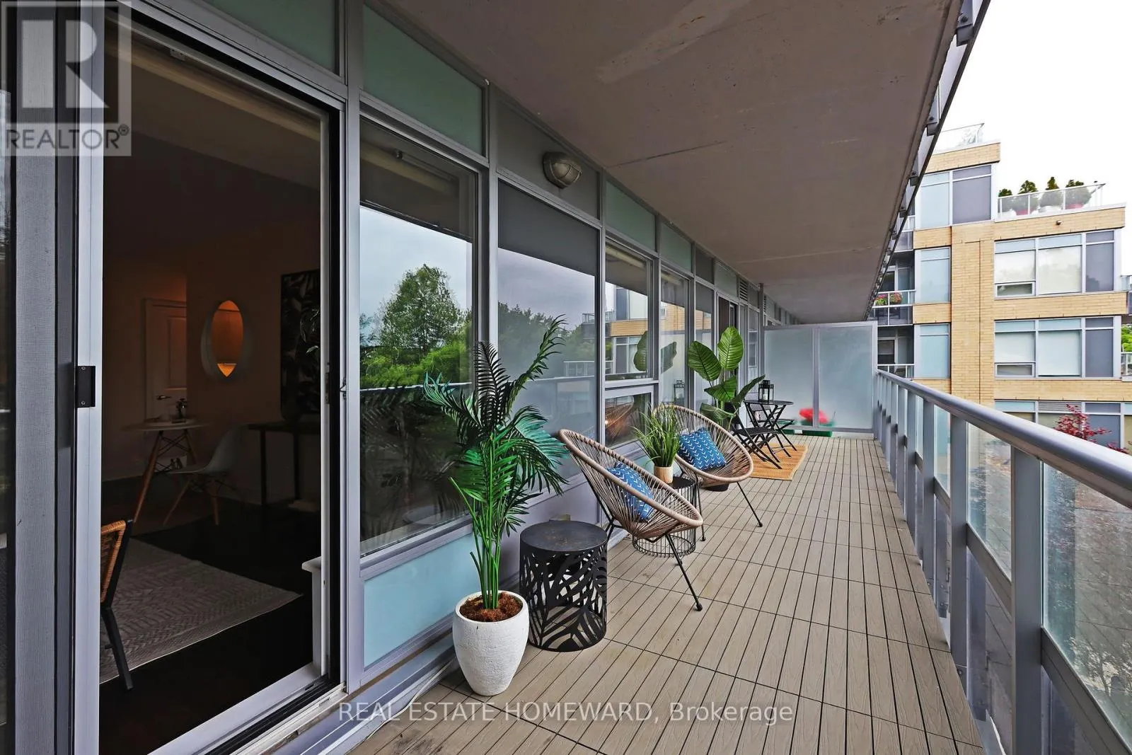 302 - 701 SHEPPARD AVENUE W