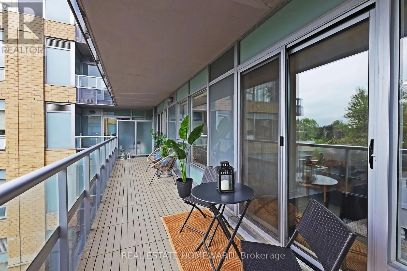 302 - 701 SHEPPARD AVENUE W