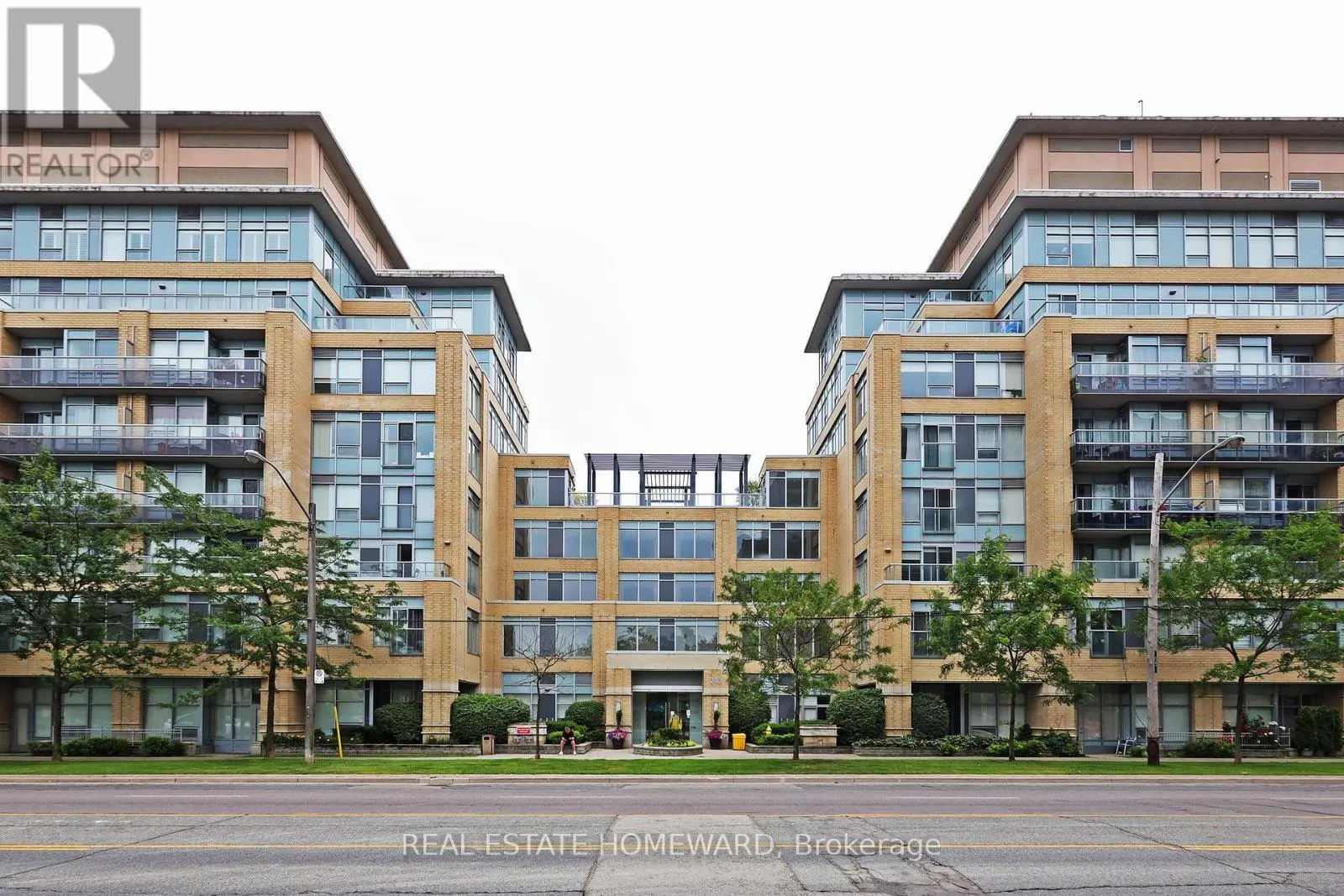 302 - 701 SHEPPARD AVENUE W
