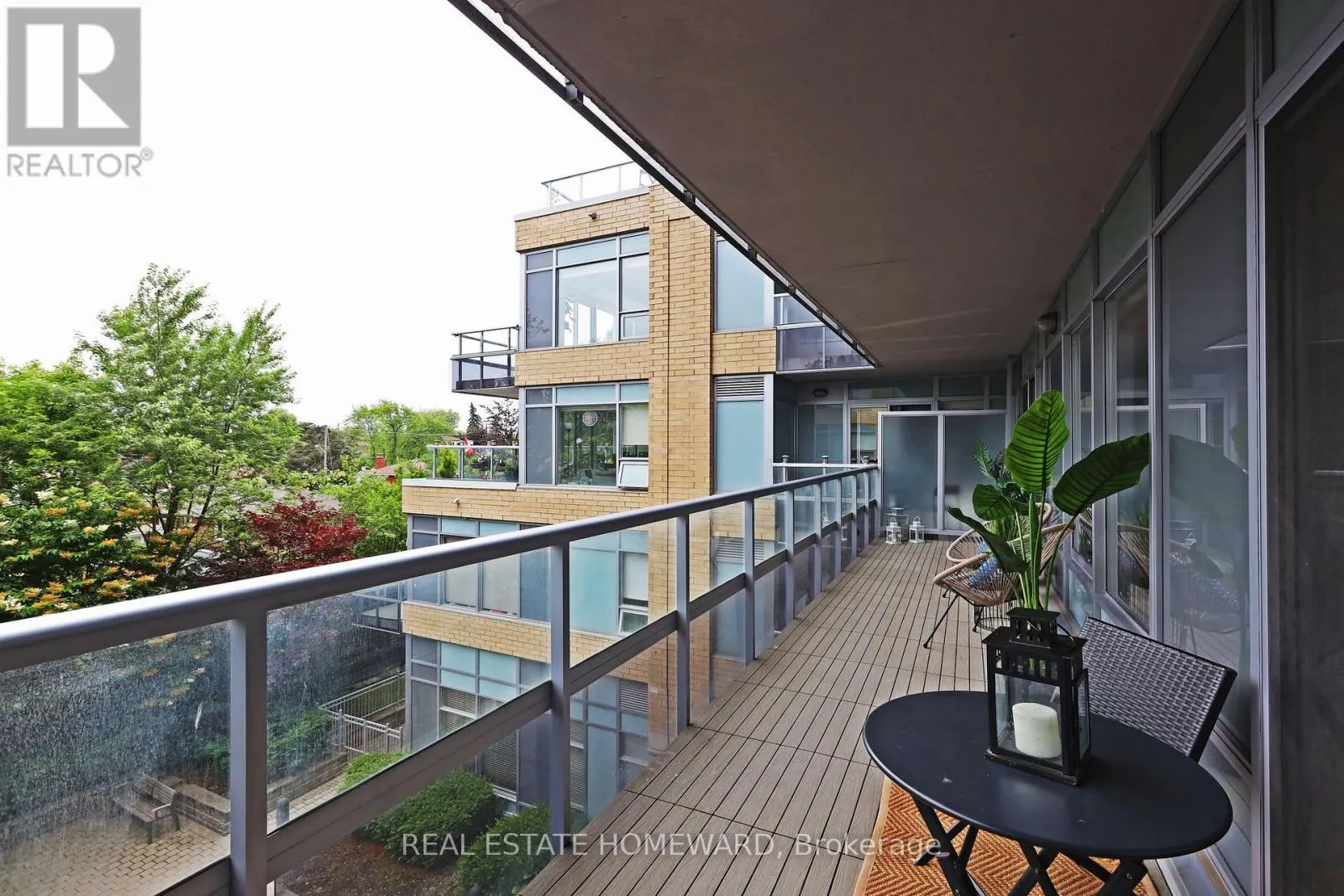 302 - 701 SHEPPARD AVENUE W