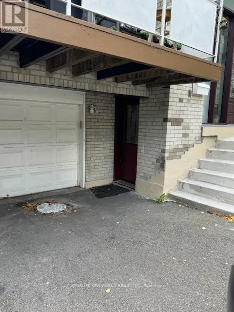 20 CASTLEBURY CRESCENT
