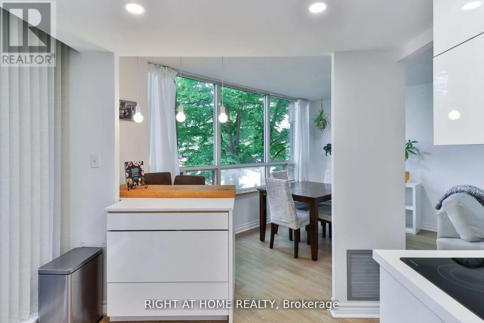 206 - 1210 DON MILLS ROAD