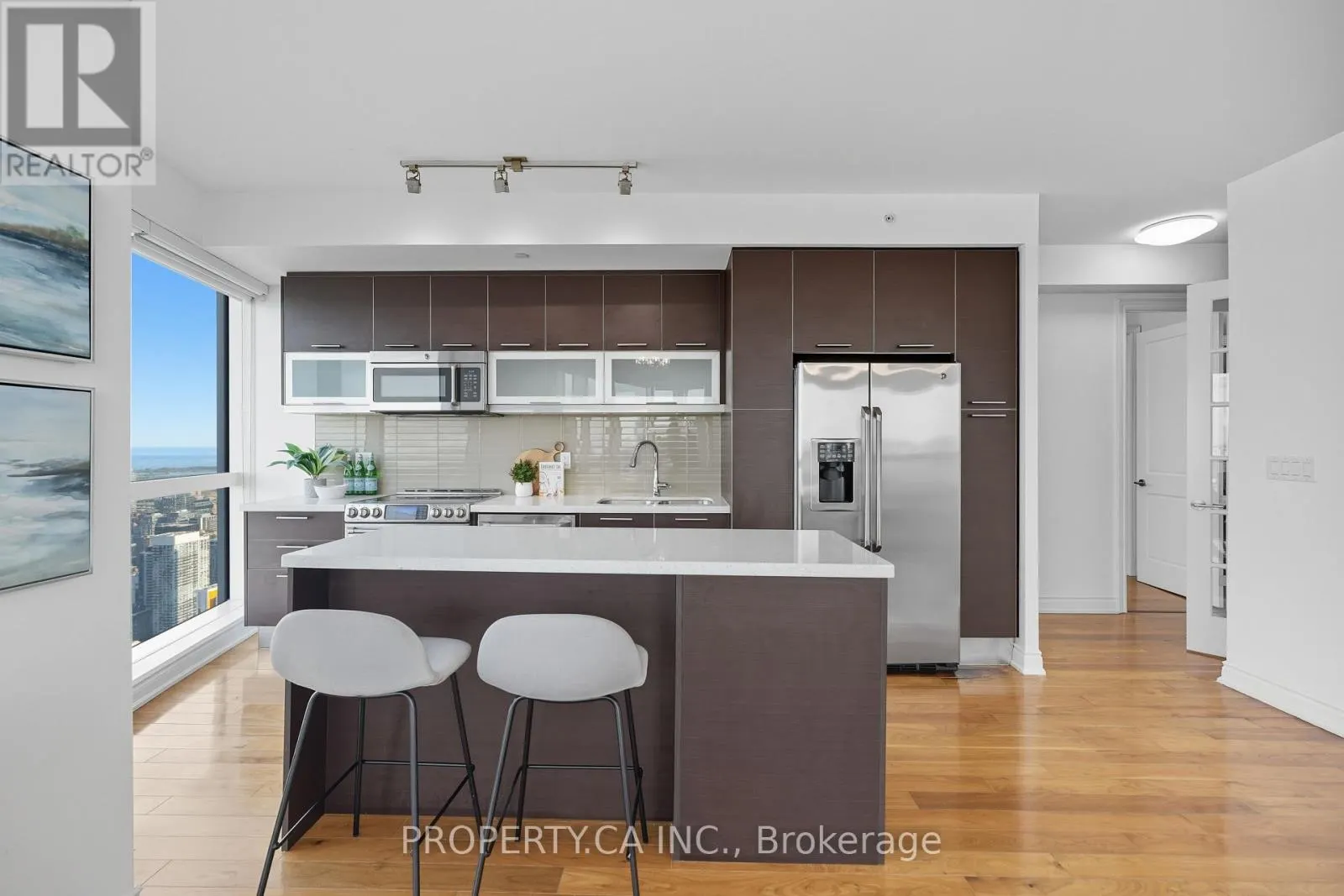 6302 - 388 YONGE STREET