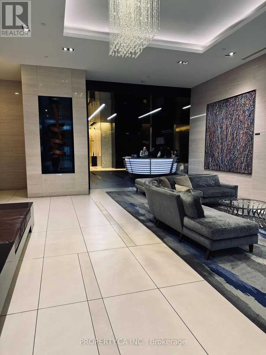 6302 - 388 YONGE STREET