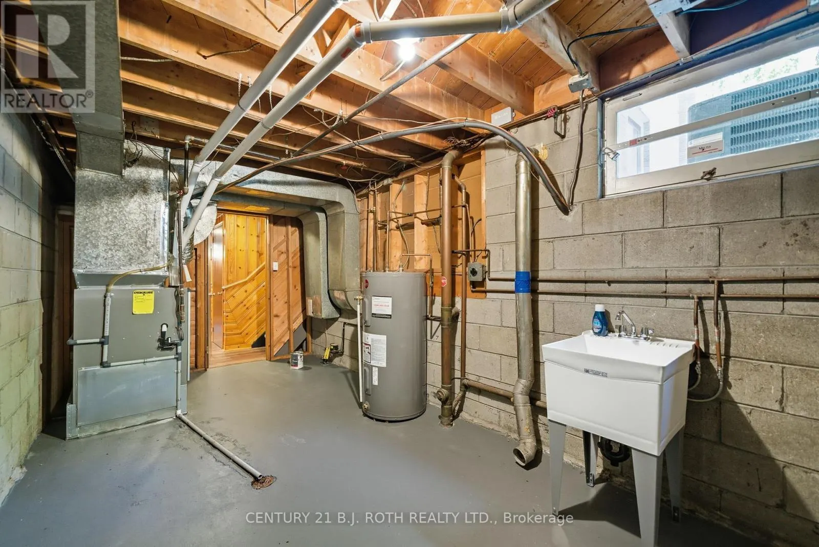 56 WEATHERSTONE CRESCENT