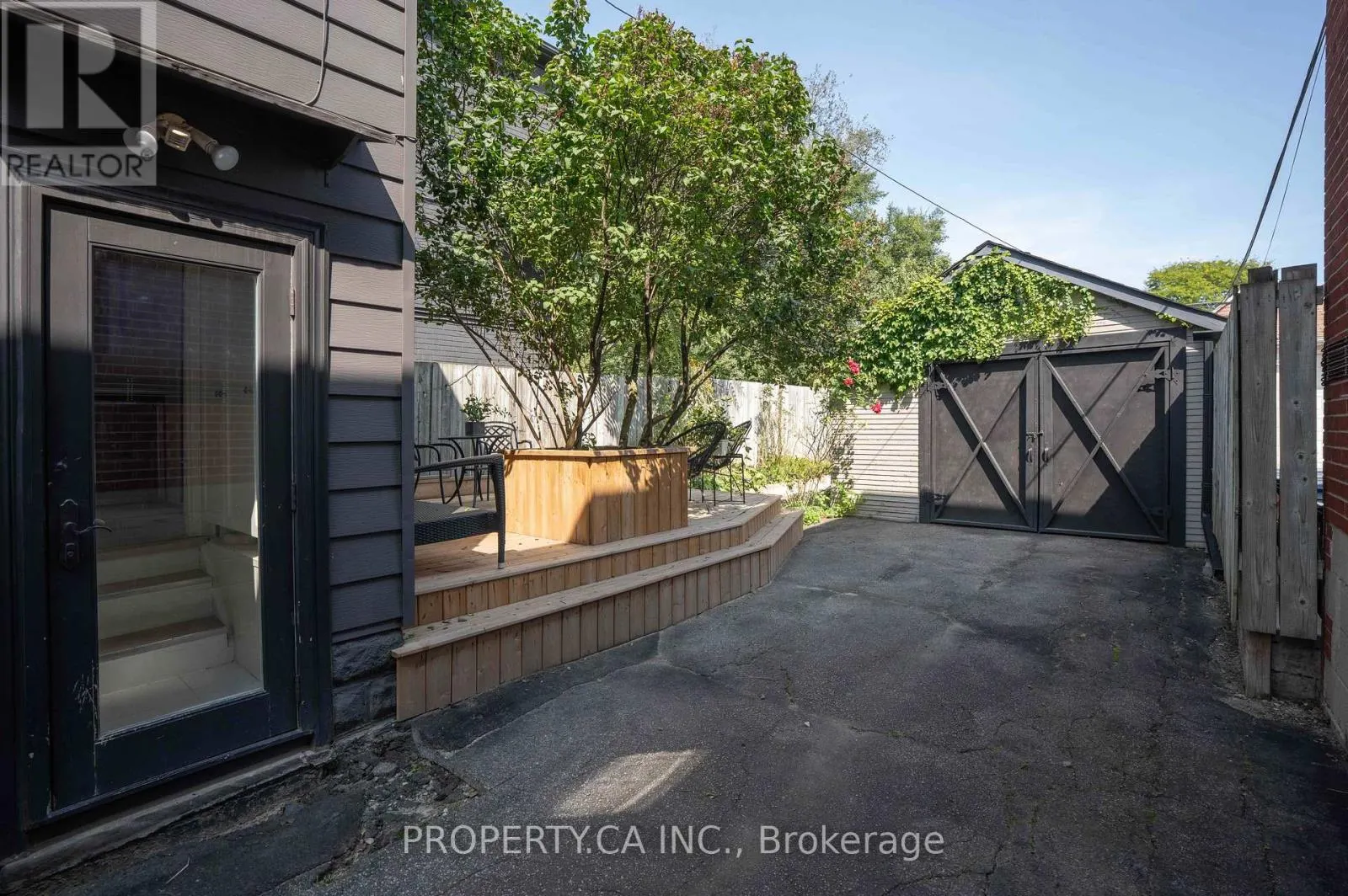 389 WINONA DRIVE