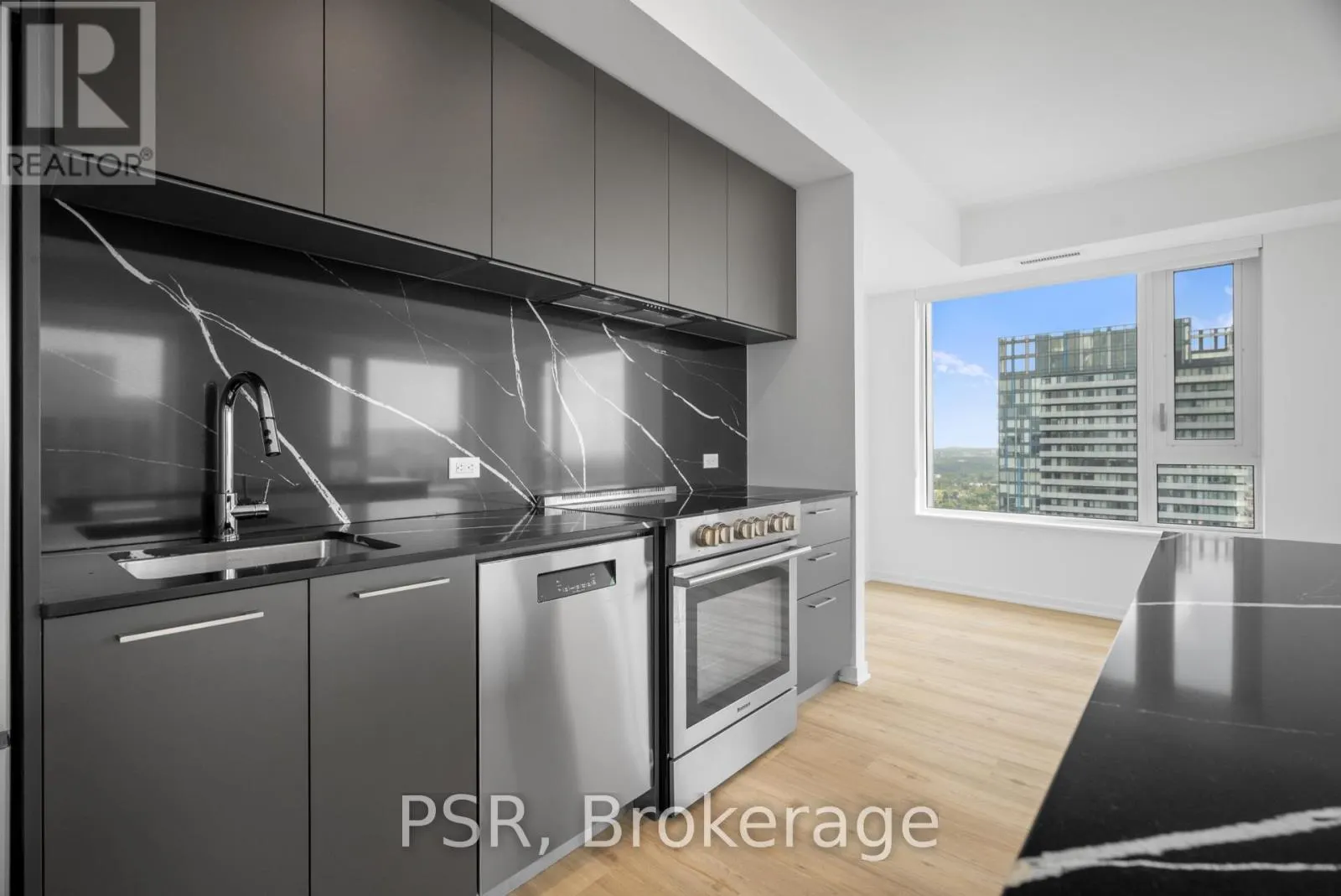 3608 - 101 ROEHAMPTON AVENUE