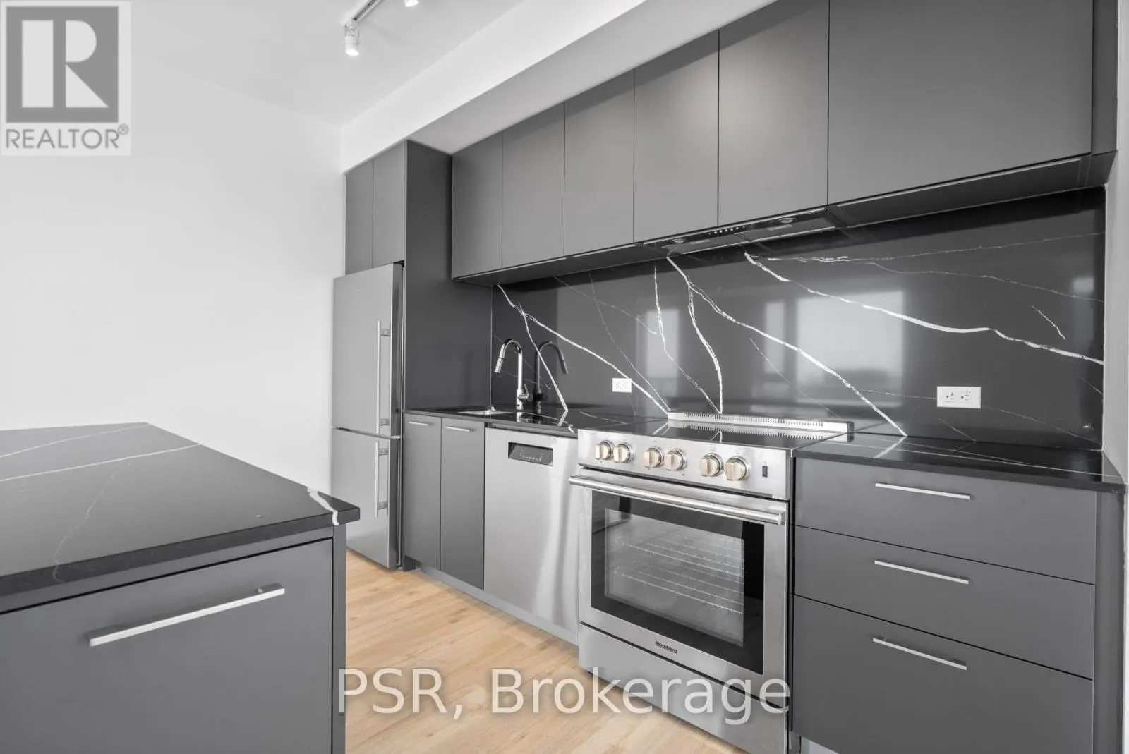 3608 - 101 ROEHAMPTON AVENUE