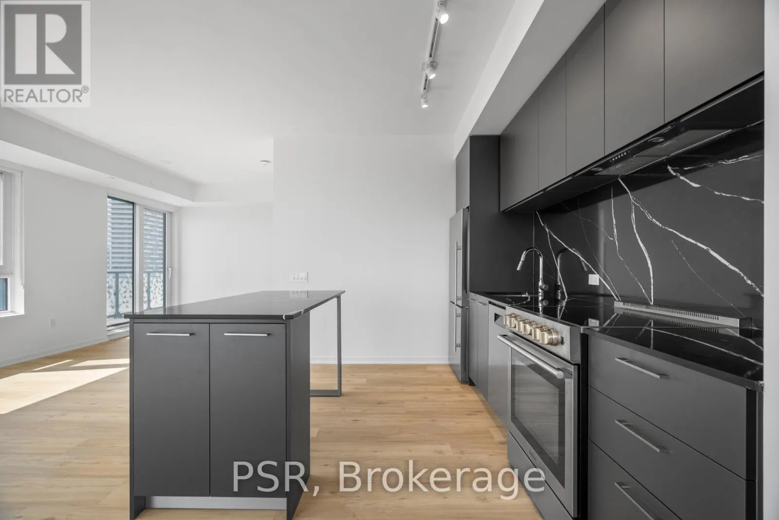 3608 - 101 ROEHAMPTON AVENUE