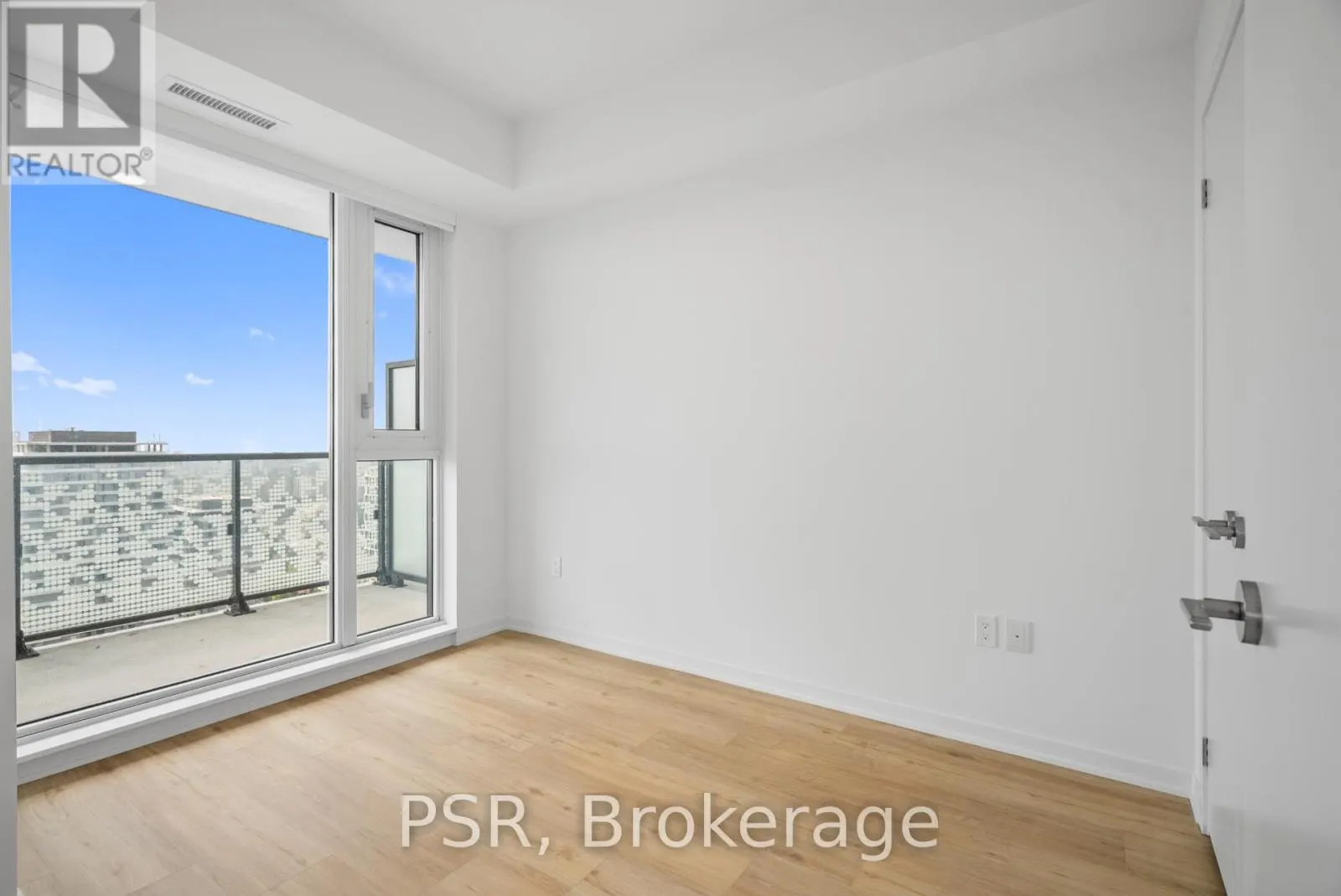 3608 - 101 ROEHAMPTON AVENUE