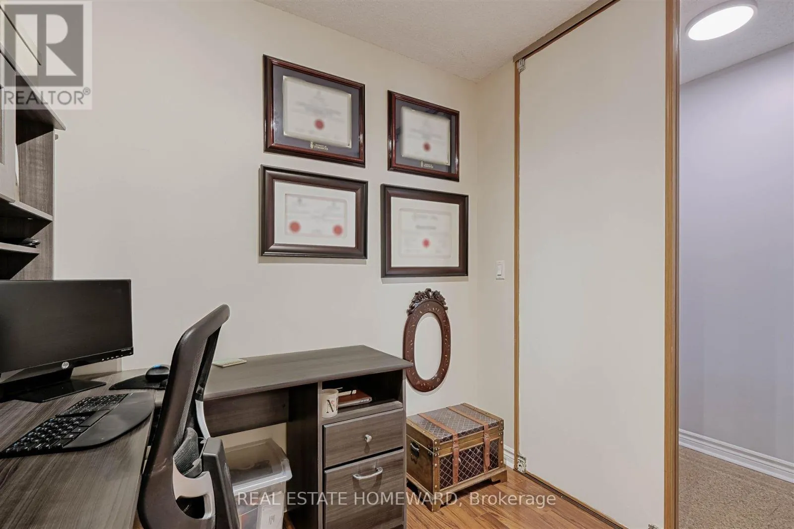 1211 - 397 FRONT STREET W