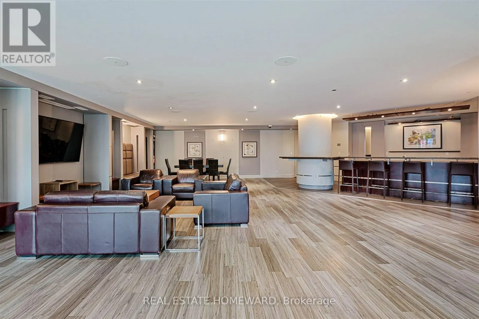1211 - 397 FRONT STREET W