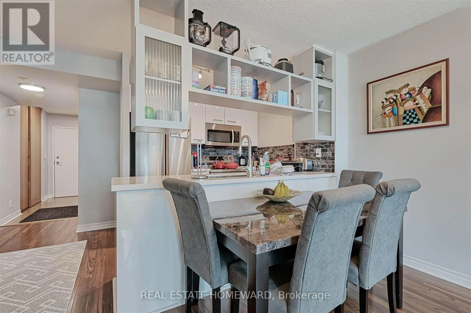 1211 - 397 FRONT STREET W
