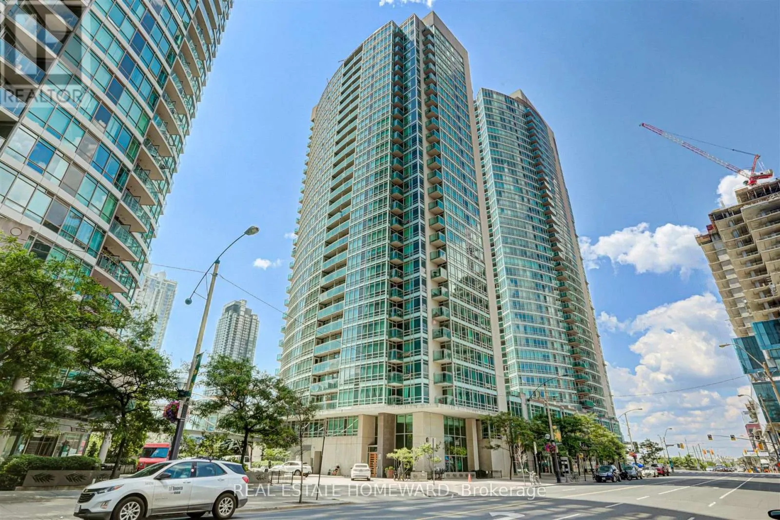 1211 - 397 FRONT STREET W
