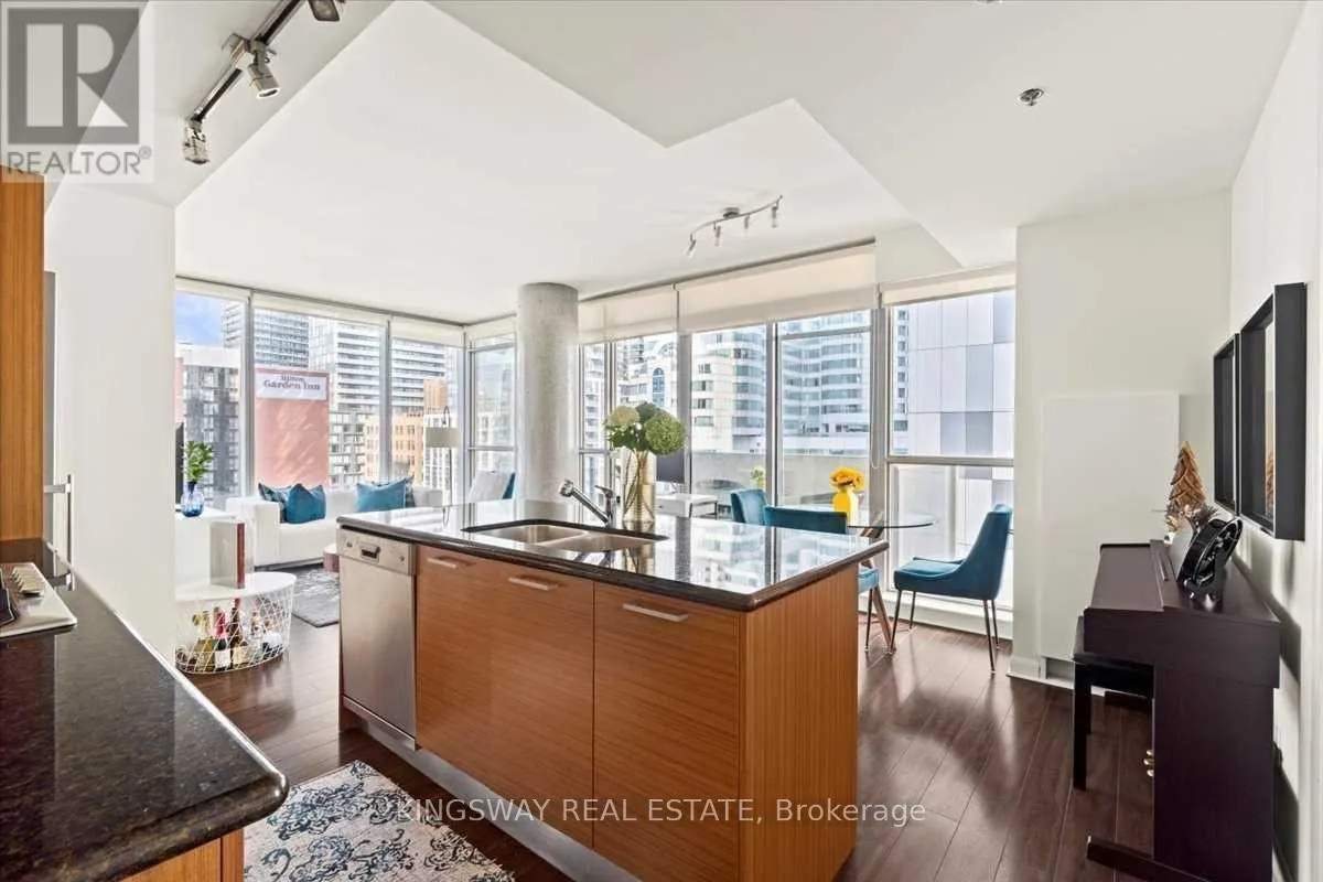 1107 - 375 KING STREET W